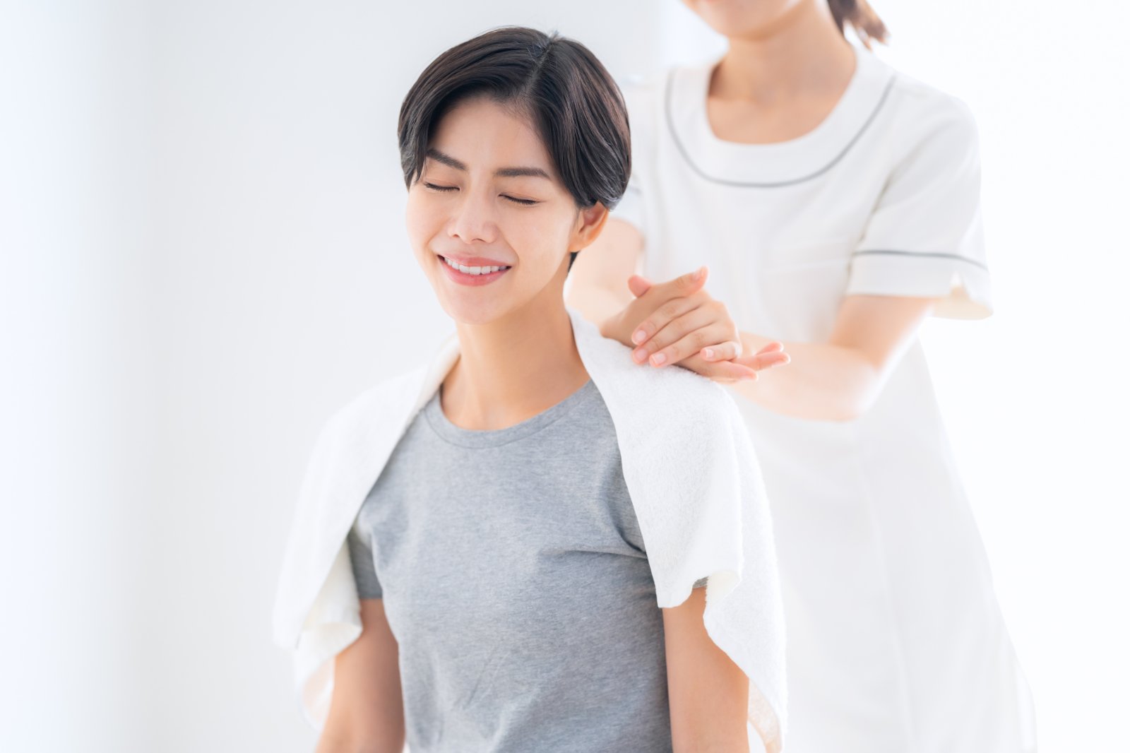 首こりを施術している画像